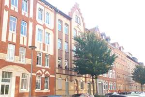 *gepflegte & helle Stadtwohnung, Einbauküche, Tageslichtbad, FH, Innenstadtnähe