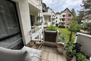 Möblierte Stilvolle 2-Zimmer-Wohnung & Balkon in Düsseldorf mit Einbauküche – Hardtstraße 31, 40629 Grafenberg, Düsseldorf – Vorschaubild 2
