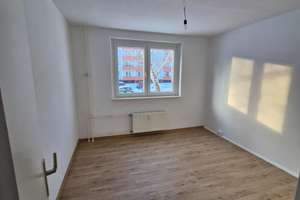 Helle und moderne 2-Zimmer-Wohnung in Magdeburg mit Balkon – Breitscheidstraße 35, 39114 Herrenkrug, Magdeburg – Vorschaubild 1
