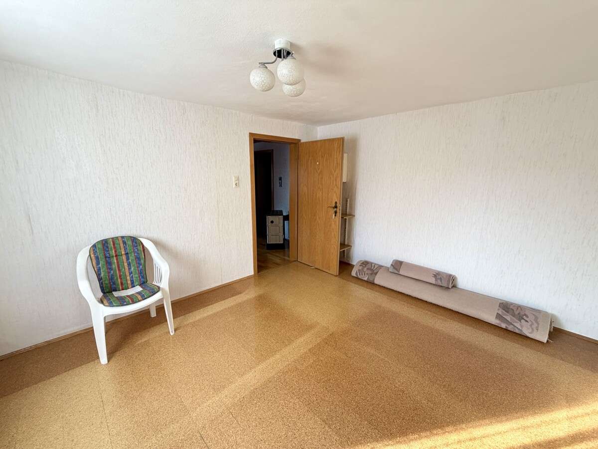 Immobilie in Regensburg - Renovierungsbedürftiges Zweifamilienhaus mit flexiblen Nutzungsmöglichkeiten in ruhiger Traumlage! - Bild 8