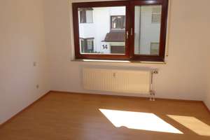 Schöne 2,5 Zi.-Wohnung mit Balkon und EBK in HN-Sontheim – Die vollständige Adresse der Immobilie erhältst du vom Anbieter., 74081 Sontheim, Heilbronn – Vorschaubild 3