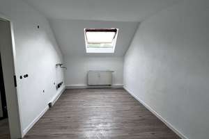 Helle Dachgeschosswohnung in zentraler Lage von Wuppertal! – Die vollständige Adresse der Immobilie erhältst du vom Anbieter., 42115 Elberfeld West, Wuppertal – Vorschaubild 8