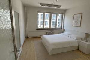WG Zimmer in zentraler Lage von München - 4er WG mit eigenem Wohnzimmer -.