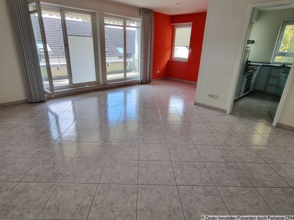 04 Wohn- und Essbereich