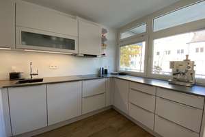 Helle und luftige 4-Zi-Maisonette-Whg, ruhige Rücklage, Südwest Dachterrasse + 2 Balkone – Keferloherstr. 89, 80807 Milbertshofen, München – Vorschaubild 9