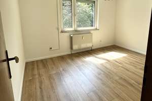 helle, familienfreundliche 3 Zimmer Erdgeschoss Wohnung mit Balkon in Leverkusen – Die vollständige Adresse der Immobilie erhältst du vom Anbieter., 51377 Steinbüchel, Leverkusen – Vorschaubild 3