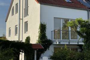 Von privat- Charmante Doppelhaushälft am Feldrand in Weissach  – Die vollständige Adresse der Immobilie erhältst du vom Anbieter., 71287 Weissach – Vorschaubild 2
