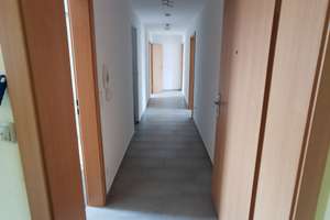 stilvolle 2-Zimmer-DG-Wohnung mit Einbauküche in Augsburg