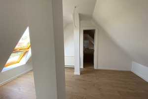 kleine DG-Wohnung mit vielen Schrägen mit Blick auf das St. Elisabeth Krankenhaus – Dölitzer Straße 46, 4277 Leipzig – Vorschaubild 11