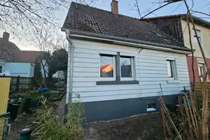 Vorankündigung: Sanierungsbedürftige Doppelhaushälfte mit Garten in Leingarten zu verkaufen – Heilbronn (Kreis) – Vorschaubild 1