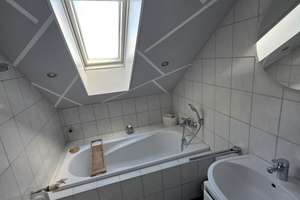 Kurzzeitmiete: Schöne Dachgeschosswohnung mit Balkon & tollem  Weitblick – Die vollständige Adresse der Immobilie erhältst du vom Anbieter., 76149 Neureut, Karlsruhe – Vorschaubild 6
