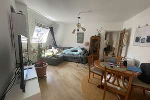helle, ruhige 3-Zimmer-Dachgeschosswohnung in der Südstadt