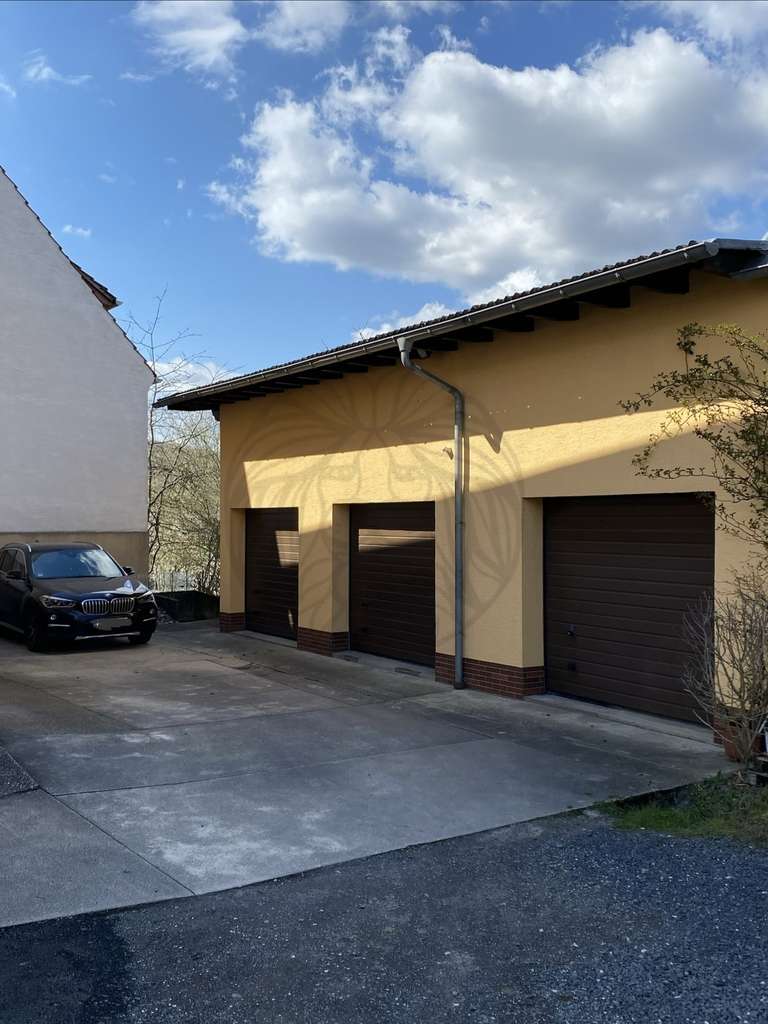 Immobilie in Waldbrunn - Gemeinde Waldbrunn: Anleger oder große Familie - Ein/- bis Zweifamilienhaus mit Garagen - Bild 4