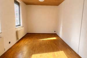 Befristet: Attraktives Möbliertes Zimmer in einer 6erWG mit Einbauküche in Stuttgart – Gutenbergstraße 46, 70197 Feuersee, Stuttgart – Vorschaubild 1