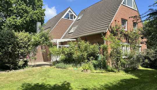 Bild von Haus mit großer und kleinerer Wohneinheit - zentral, ruhig, lukrativ nutzbar, provisionsfrei