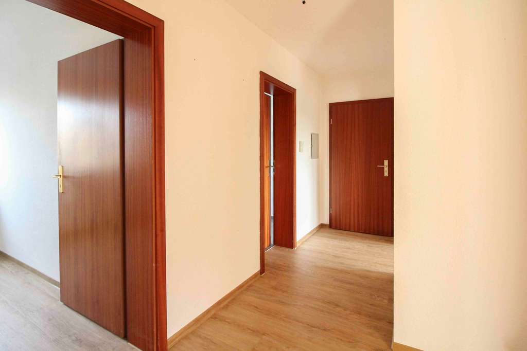 Immobilie in Schönebeck (Elbe) - Eigennutzung oder Kapitalanlage - Helle 3-Zimmer-Wohnung mit Balkon in Schönebeck - Bild 2