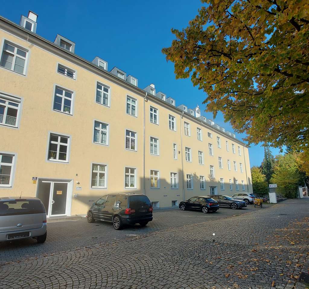 4 Zimmer-Wohnung mit Stellplatz und viel Platz zum Wohnen