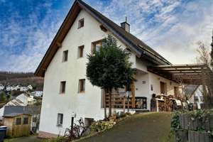 Neuwertiges Einfamilienhaus mit Einliegerwohnung in bevorzugter Wohnlage von Siegen-Seelbach – Die vollständige Adresse der Immobilie erhältst du vom Anbieter., 57072 Seelbach, Siegen – Vorschaubild 2