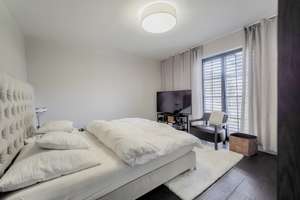 Trudering - Vielseitig. Großzügig. Modernisiert. - Zweifamilienhaus mit erholsamer Poolanlage – Die vollständige Adresse der Immobilie erhältst du vom Anbieter., 81825 Gartenstadt Trudering, München – Vorschaubild 5