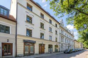 Mehrfamilienhaus direkt am Wiener Platz