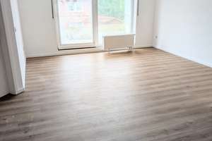 Moderne Wohnung mit Balkon, Einbauküche und PKW-Stellplatz – Neinstedter Straße 28b, 39118 Lemsdorf, Magdeburg – Vorschaubild 4