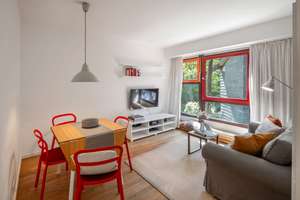Solln: 2-Zimmer Wohnung in denkmalgeschütztem Architektenhaus -frei- – Die vollständige Adresse der Immobilie erhältst du vom Anbieter., 81479 Solln, München – Vorschaubild 2