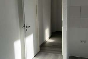 Helle 3-Zimmer-Wohnung im 2. OG in Bochum-Kruppwerke – Essener Straße 43, 44791 Kruppwerke, Bochum – Vorschaubild 1