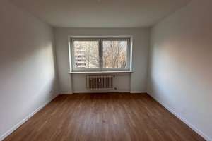 Moderne 4-Zimmer-Wohnung mit Balkon in Nürnberg – Herzogstandstraße 38, 90471 Langwasser Nordwest, Nürnberg – Vorschaubild 4