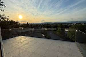 Erstbezug: 3ZKB mit großer Dachterrasse und Panoramablick über Mainz – Die vollständige Adresse der Immobilie erhältst du vom Anbieter., 55129 Hechtsheim, Mainz – Vorschaubild 2