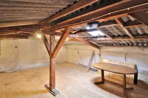 Großzügiges 2-3-Familienhaus mit modernisierter Ausstattung und großem Grundstück – Calw (Kreis) – Vorschaubild 24