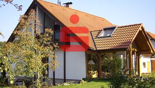 Bild von Zwei Wohnbereiche, ein Zuhause - mit Platz im Grünen