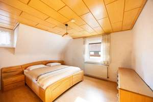WEITBLICK: Einfamilienhaus mit Ausbaupotenzial in toller Lage! – Die vollständige Adresse der Immobilie erhältst du vom Anbieter., 71640 Oßweil, Ludwigsburg – Vorschaubild 3