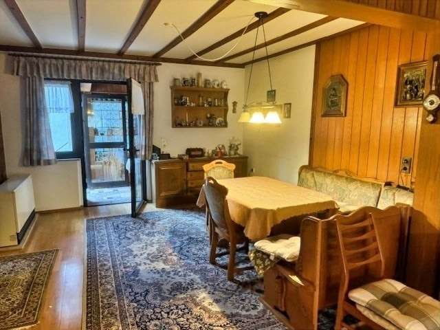 Immobilie in Nickenich - Charmantes Einfamilienhaus mit Garage, Garten und Nebengebäuden - Bild 6