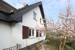 Großzügiges Ein- bis Zweifamilienhaus mit Doppelgarage in bester Lage der Solinger-S – Die vollständige Adresse der Immobilie erhältst du vom Anbieter., 42657 Burg/Höhscheid, Solingen – Vorschaubild 7