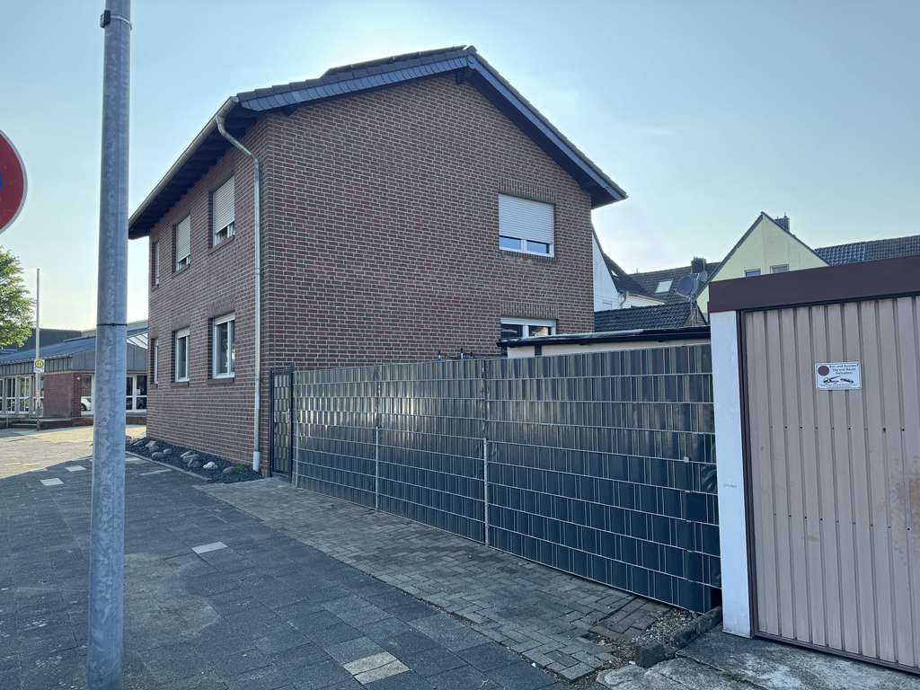 Immobilie in Hückelhoven - Mehrfamilienhaus mit Platz - Bild 1