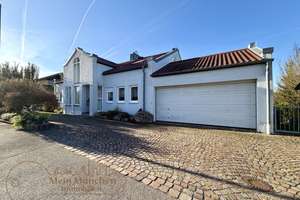 *Käuferprovisionsfrei*: Exklusive Villa mit separater Einliegerwohnung – Die vollständige Adresse der Immobilie erhältst du vom Anbieter., 89312 Günzburg – Vorschaubild 3