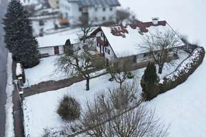 Vielseitiges Wohnhaus mit Anbau, Fernblick und großzügigem Grundstück – Alte Römerstr. 12, 84364 Bad Birnbach – Vorschaubild 4