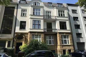 Exklusive 5-Zimmer Wohnung in Toplage mit Charme