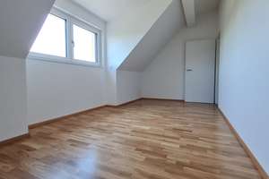 Großzügige 3-Zimmer-DG Wohnung mit Westbalkon – Leienfelsstr 21a, 81243 Aubing-Süd, München – Vorschaubild 11