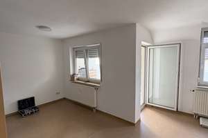 2-Zimmer Wohnung DG mit Balkon. Kaltmiete incl. Parkplatz  € 760,00 – Gartenstr. 113/3, 74076 Heilbronn, Heilbronn – Vorschaubild 2