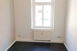 +++ 3 Monate grundmietfrei bei Selbstrenovierung! 3 Zimmer-Wohnung mit großem Wohnzimmer  +++ – Vettersstraße 1, 9126 Chemnitz – Vorschaubild 2