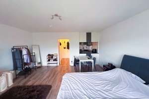Gemütliche 2-Zimmer-Wohnung mit großem Balkon und Stellplatz – 40225 Bilk, Düsseldorf – Vorschaubild 2