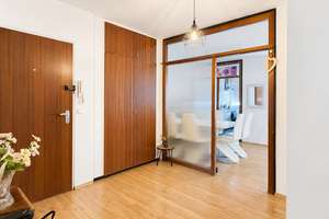 Gut geschnittene 2-Zimmer-Wohnung mit Balkon in Bad Godesberg – Die vollständige Adresse der Immobilie erhältst du vom Anbieter., 53117 Alt-Godesberg, Bonn – Vorschaubild 2