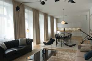 Elegant and Spacious 4-Room Family Apartment with Two Balconies and Two Bathrooms – wolliner strasse 5, 10435 Mitte (Ortsteil), Berlin – Vorschaubild 1
