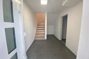 Ansprechende 4-Zimmer-Doppelhaushälfte mit Einbauküche in Lehrensteinsfeld, Lehrensteinsfeld