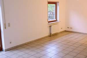 Exklusive, geräumige und sanierte 3-Zimmer-Wohnung mit Garten und EBK in Heidelberg – Die vollständige Adresse der Immobilie erhältst du vom Anbieter., 69118 Ziegelhausen, Heidelberg – Vorschaubild 3