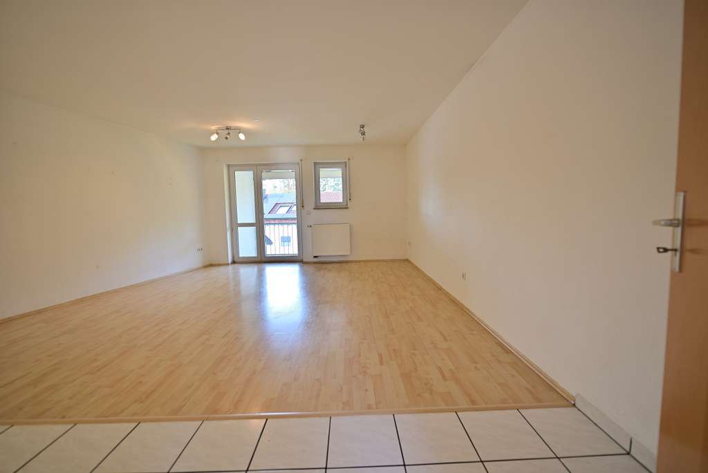 Immobilie in Rednitzhembach - 1 Zimmer Wohnung, Balkon, geräumigen Bad und Stellplatz - Bild 3