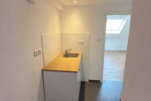 Kompaktes und helles Apartment in urbaner Lage – 40213 Altstadt, Düsseldorf – Vorschaubild 4