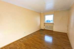 Teilbare 4-Zi-Wohnung mit 2 Eingängen + verschiedenen Nutzungsmöglichkeiten – Die vollständige Adresse der Immobilie erhältst du vom Anbieter., 80686 Land in Sonne, München – Vorschaubild 3