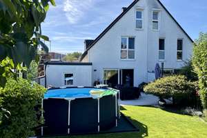 Modernes Wohnen: Möblierte Doppelhaushälfte mit Garten & Garage in Düsseldorf-Urdenbach – 40595 Urdenbach, Düsseldorf – Vorschaubild 2